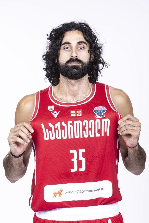 艺术气息！魔术&amp;amp;格鲁吉亚中锋比塔泽在社交媒体晒出自己的新造型