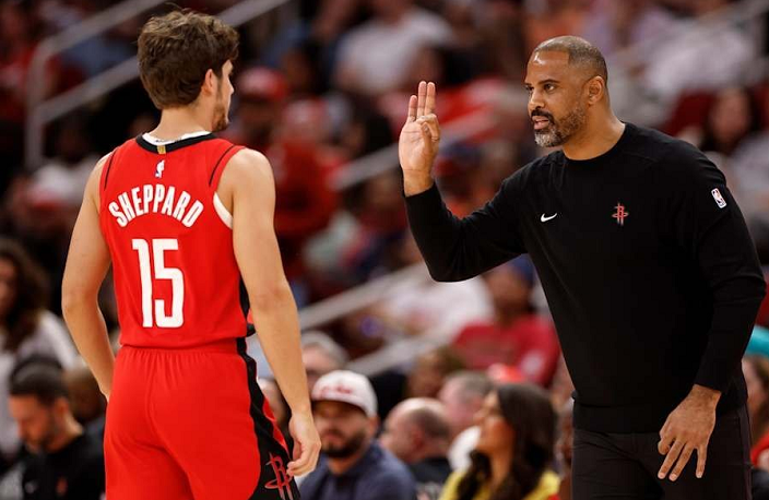 体彩-19分7板10助6断2帽！谢泼德刷爆NBA纪录，乌度卡却遇上难题了